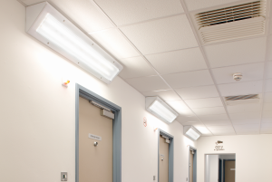 Polizeistationen sicher beleuchten