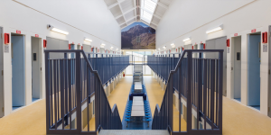 Flurbeleuchtung für Justizvollzugsanstalten