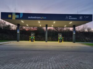 Smarte Beleuchtung für den Schnellladepark an der A21