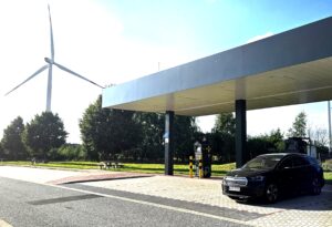 Smarte Beleuchtung für den Schnellladepark in Hammwiede Nord.